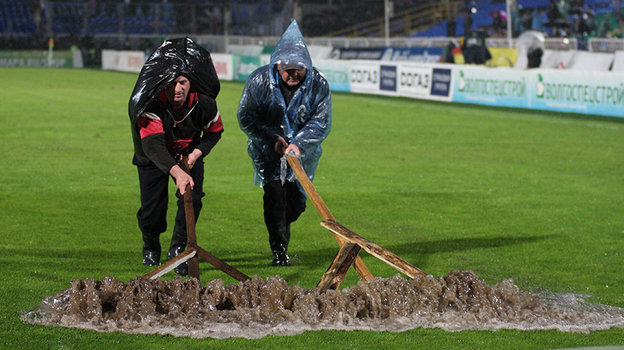 «Крылья Советов» — «Динамо» - скандальный матч 2011 года, прошедший на залитом водой поле. Фото Игорь Горшков, - «Крылья Советов» — «Динамо» - скандальный матч 2011 года, прошедший на залитом водой поле. Фото Игорь Горшков, -
