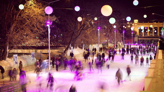 Каток в парке Горького. Каток в парке Горького.