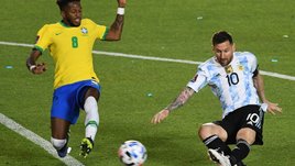Месси не помог обыграть Бразилию, но Аргентина едет на ЧМ-2022. Видаля удалили на 13-й минуте