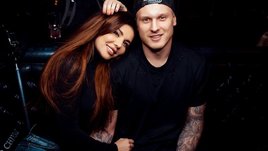 У Тиммы есть месяц, чтобы перезапустить карьеру. Мужу Седоковой повезло с российской визой