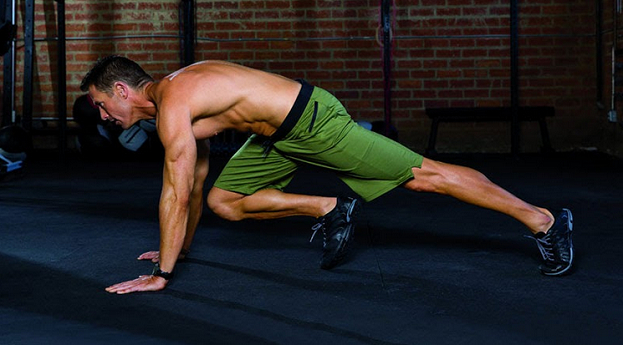 Упражнение «Скалолаз». Фото Fitnavigator.ru Упражнение «Скалолаз». Фото Fitnavigator.ru