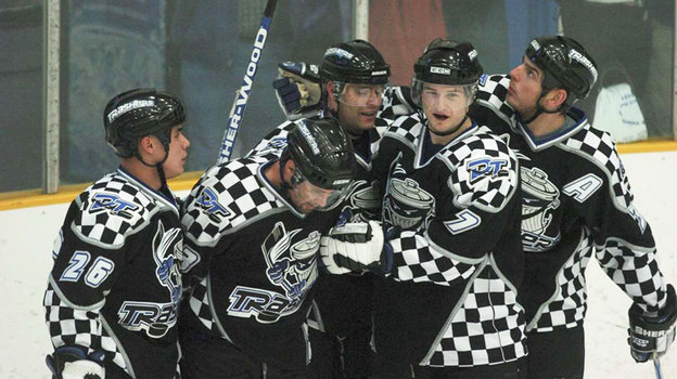 Хоккеисты «Трешерз». Хоккеисты «Трешерз».