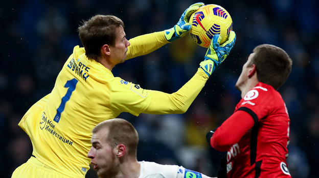 Антон Шунин. Фото Дарья Исаева, «СЭ» / Canon EOS-1D X Mark II Антон Шунин. Фото Дарья Исаева, «СЭ» / Canon EOS-1D X Mark II