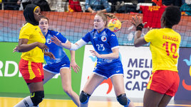 Россия начала ЧМ-2021 с избиения Камеруна. При этом на 12-й минуте проигрывала