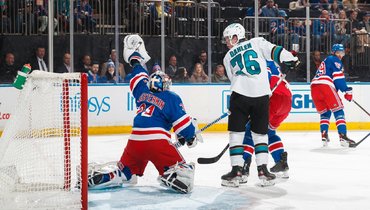 4 декабря. «Рейнджерс» — «Сан-Хосе» — 1:0.Игорь Шестеркин в воротах.