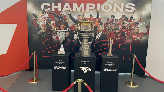 Атмосфера матча КХЛ в Дубае. Атмосфера матча КХЛ в Дубае.