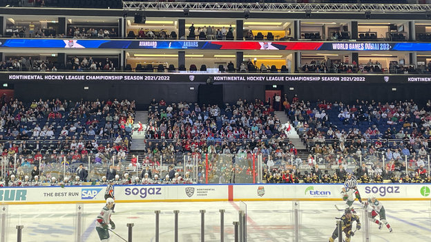 Атмосфера матча КХЛ в Дубае. Атмосфера матча КХЛ в Дубае.