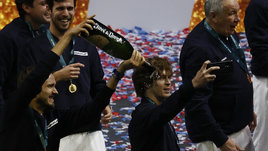 «Ты просто легенда». Медведев и Рублев — уникальные чемпионы мира