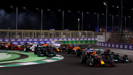 Фанаты в ярости после безумной гонки в Джидде. Что это было?