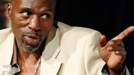 «Он сдался, но Роджер ударил его еще 8-9 раз». Как дядя Флойда Мейвезера избил в зале дерзкого тяжеловеса