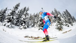 Российские биатлонисты взяли бронзу в эстафете на Кубке мира. Латыпов на финише опередил немца