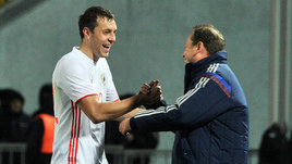 «Если не рассчитываешь на Дзюбу, он огромную созидательную силу пустит на разрушение». Слуцкий — о Зареме, Карпине, геях и BLM