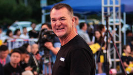 Американского тренера привлекли за допинг. А британцы скрывали его сексуальные домогательства к подросткам