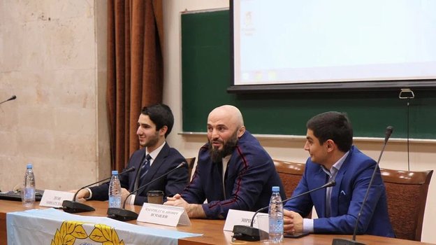 Магомед Исмаилов в МГИМО. Фото Совета землячеств МГИМО, Instagram Магомед Исмаилов в МГИМО. Фото Совета землячеств МГИМО, Instagram