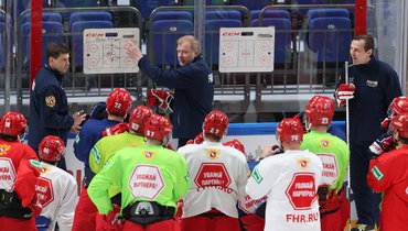 Алексей Жамнов с хоккеистами сборной России.