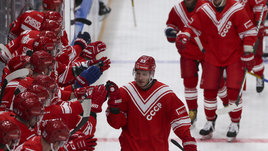 «Наша форма сборной СССР напомнила детство». Новый главный тренер России — о победе над Канадой