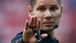 Ошибок арбитров стало намного больше, ВАР работают медленно, судейские брифинги — уроки для первоклашек