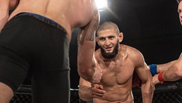 Хамзат Чимаев против Джека Херманссона.