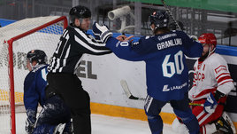 Скандальный гол и ужасное решение в овертайме. Россия проиграла домашний турнир