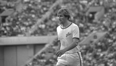 Нападающий «Зенита» Владимир Казаченок стал лучшим бомбардиром розыгрыша Кубка СССР 1981 года. Все семь мячей он забил с пенальти. Случай редчайший!