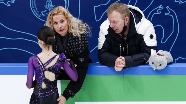 Этери Тутберидзе, Сергей Дудаков, Аделия Петросян. Фото Дарья Исаева, «СЭ» / Canon EOS-1D X Mark II Этери Тутберидзе, Сергей Дудаков, Аделия Петросян. Фото Дарья Исаева, «СЭ» / Canon EOS-1D X Mark II