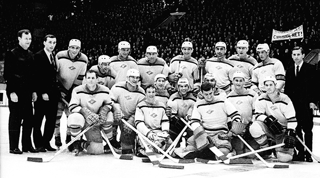 «Спартак» с Александром Якушевым (стоит третий слева). Фото Юрий Моргулис «Спартак» с Александром Якушевым (стоит третий слева). Фото Юрий Моргулис