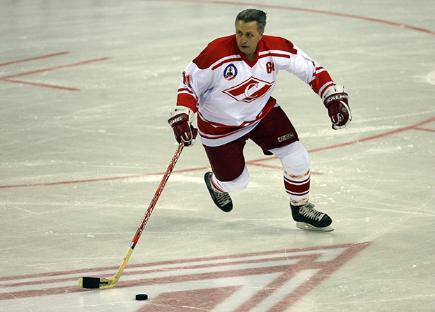 Александр Якушев в юбилейном матче. Фото Александр Вильф, - Александр Якушев в юбилейном матче. Фото Александр Вильф, -