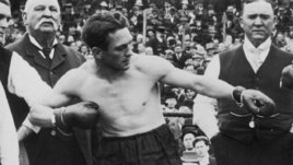 Самый отчаянный нокаутер начала XX века. Работал вышибалой уже в 15 лет, был убит трусливым выстрелом в спину