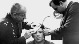 «Харламов где-то квасил, отправили на перевоспитание. Но когда позвали в «Спартак», Тарасов перепугался и вернул в ЦСКА»