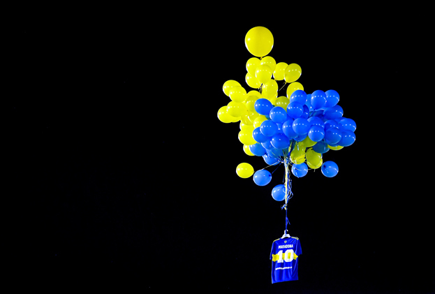 Футболка с десятым номером в небе. Фото Getty Images Футболка с десятым номером в небе. Фото Getty Images