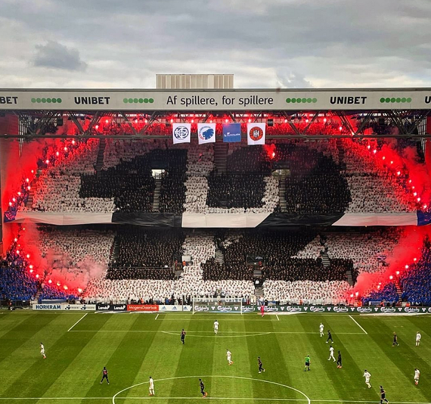 Перформанс болельщиков. Перформанс болельщиков.