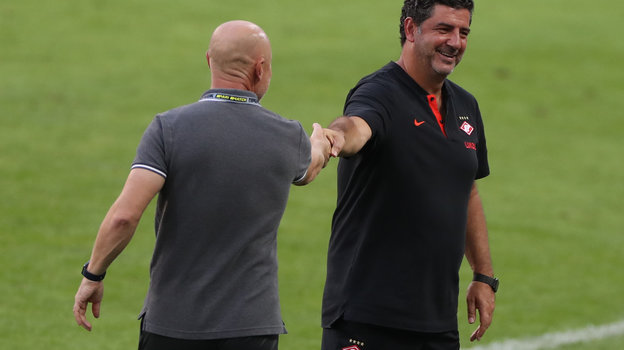 Руй Витория (справа) и Владимир Федотов. Фото Александр Федоров, «СЭ» / Canon EOS-1D X Mark II Руй Витория (справа) и Владимир Федотов. Фото Александр Федоров, «СЭ» / Canon EOS-1D X Mark II