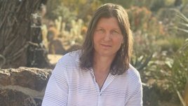 «Смерти нет. Это иллюзия, которую вбивают нам в голову». Василий Жиров был супербоксером, а теперь медитирует и верит в реинкарнацию