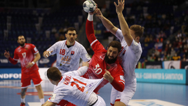 Наши гандболисты выигрывают третий матч подряд. Следующая остановка — Братислава