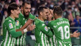 Соперник «Зенита» выходит на пик к Лиге Европы, Холанн не спас Дортмунд от вылета из Кубка после автогола Витселя, «Челси» потерял второе место