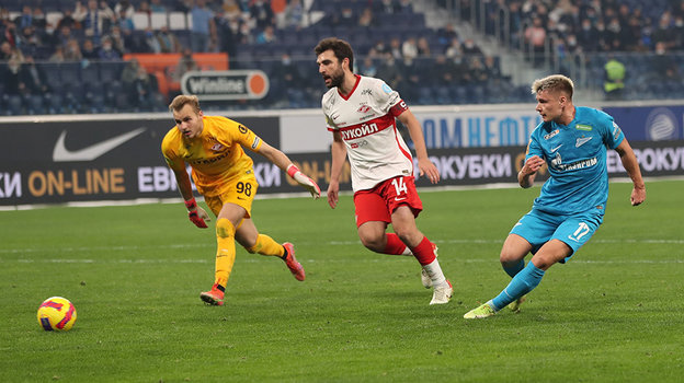 Андрей Мостовой забивает в ворота «Спартака». Фото Александр Федоров, «СЭ» / Canon EOS-1D X Mark II Андрей Мостовой забивает в ворота «Спартака». Фото Александр Федоров, «СЭ» / Canon EOS-1D X Mark II