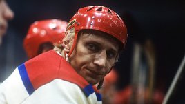 Его сослали с Харламовым в Чебаркуль и забанили на год за драку с чехом. Один из самых грозных защитников XX века