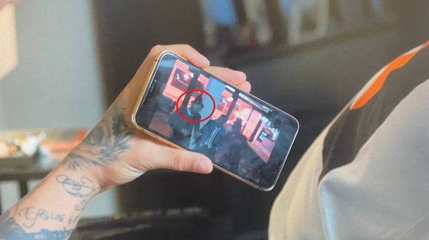 Лионель Месси (слева), Неймар (в центре) и Луис Суарес пьяные танцуют после победы в Лиге чемпионов. Фото Netflix Лионель Месси (слева), Неймар (в центре) и Луис Суарес пьяные танцуют после победы в Лиге чемпионов. Фото Netflix