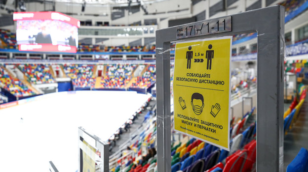 Меры предосторожности на стадионе. Фото Дарья Исаева, «СЭ» / Canon EOS-1D X Mark II Меры предосторожности на стадионе. Фото Дарья Исаева, «СЭ» / Canon EOS-1D X Mark II