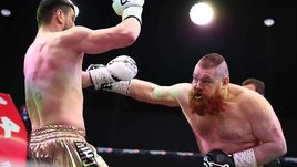 Дацик проиграл бойцу, который легче него на 33 кг. Но соперник постоянно падал и выплевывал капу