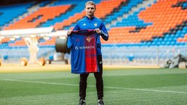 Чалов — четвертый воспитанник ЦСКА, покинувший клуб за полгода. Армейцы больше не готовы ждать