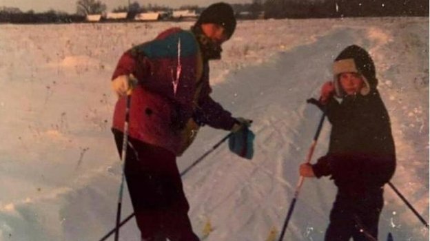 Александр Большунов с отцом Александром. Российский лыжник Александр Большунов с отцом Александром Большуновым старшим.