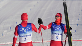 «Мы часто помогаем Большунову, но в скиатлоне я хотел сам показать результат». Спицов — об олимпийском пьедестале