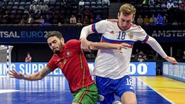 После победы над Украиной Россия упустила золото Евро: вели 2:0, но расклеились и пропустили 4 от Португалии