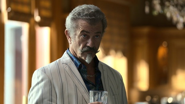 Мэл Гибсон в роли Аластера Пинча. Мэл Гибсон в роли Аластера Пинча.