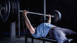 Жим лежа: правильная техника выполнения и основные ошибки