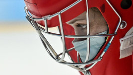 Почему российские хоккеистки согласились играть с Канадой в масках. Арбитры нарушили правила проведения Олимпиады