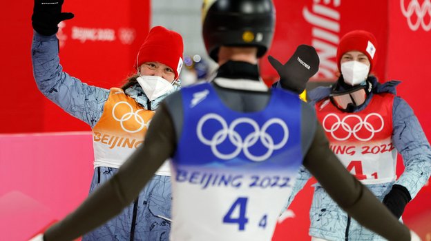 Ирма Махиня приветствует Евгения Климова. Фото AFP Ирма Махиня приветствует Евгения Климова. Фото AFP