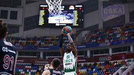 УНИКС вырвал победу у ЦСКА в третьем овертайме. Решающий мяч забросил О Джей Мэйо