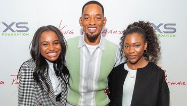 Уилл Смит и исполнительницы ролей Серены (Деми Синглтон) и Винус Уильямс (Санийя Сидни).